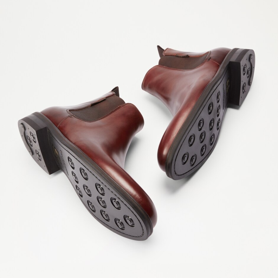 GUILDFORD Chelsea Boot in Brown Waxy Leather Russell & Bromley