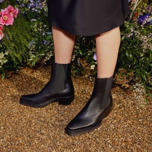 NASHVILLE Chelsea Boot Black Leather | Russell &